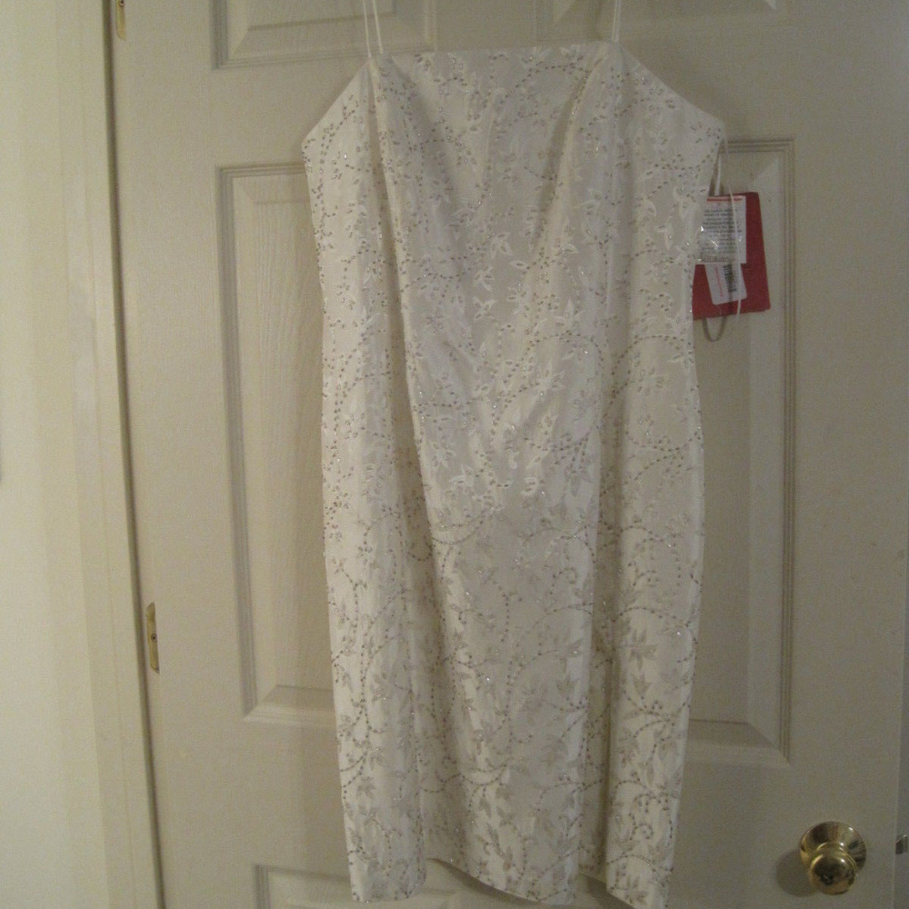 JS COLLECTIONS WHITE BUGLE BEAD DRESS